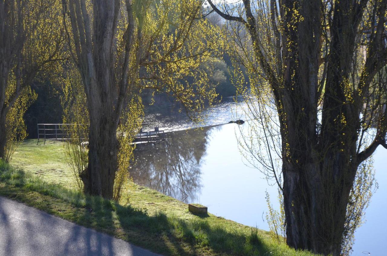 AU BORD DE L'EAU Studio 2 Chambon-sur-Voueize Extérieur photo