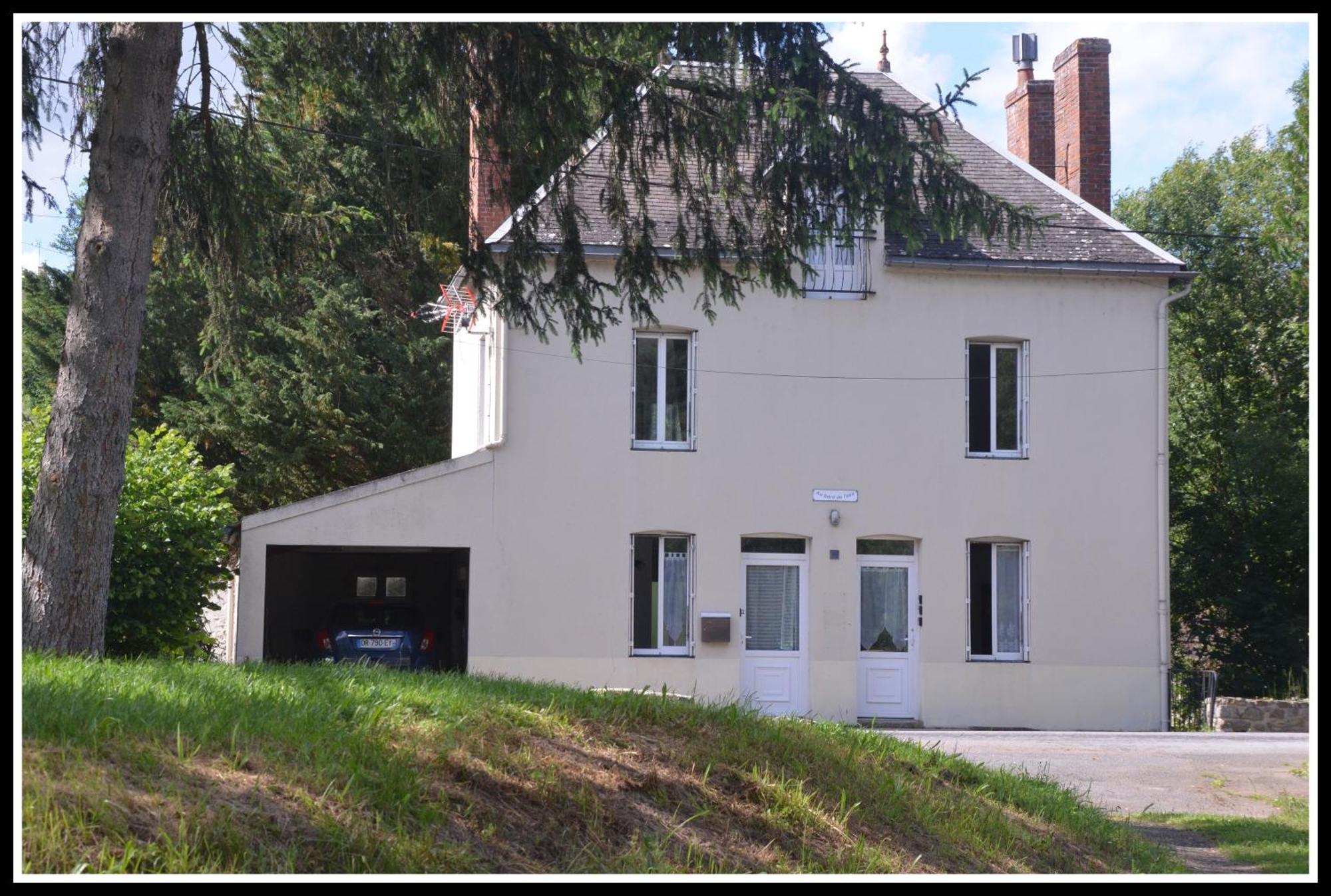 AU BORD DE L'EAU Studio 2 Chambon-sur-Voueize Extérieur photo